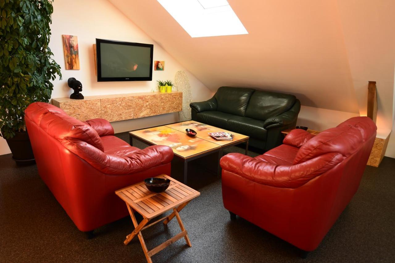 Le 42 Apartment Дюрби Екстериор снимка